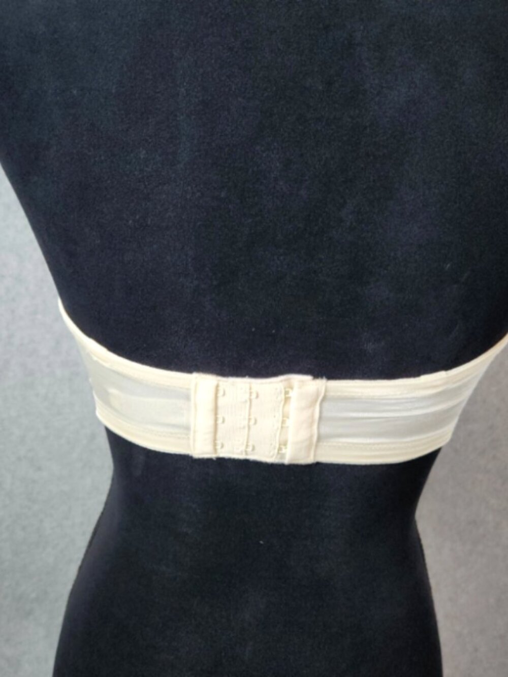 WonderBra Strapless Padded Underwired Plunge 36D Ivory Satin MISSING STRAPS 7262 - Picture 3 of 8